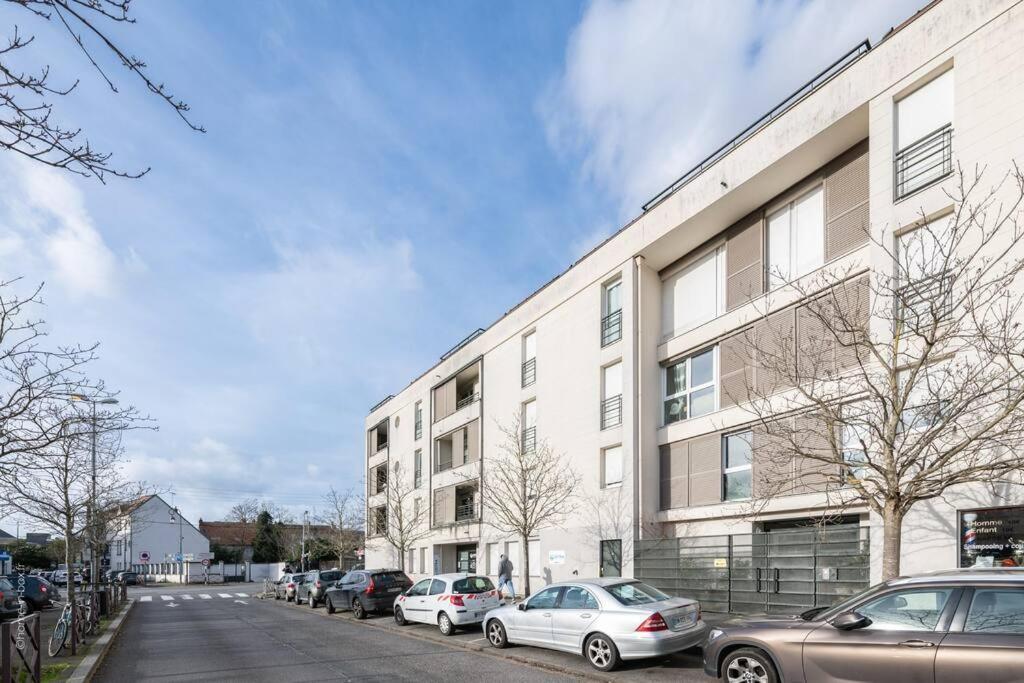 Appartement La Belle Echappee Parisienne - Gare - Hyper Centre à Les Mureaux Extérieur photo